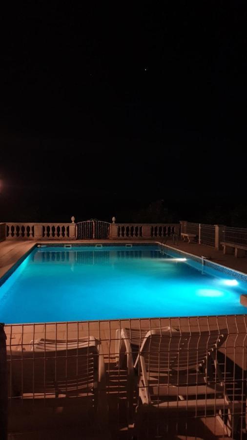 Maisonnette Au Pied De La Garrigue Villa Bernis Kültér fotó