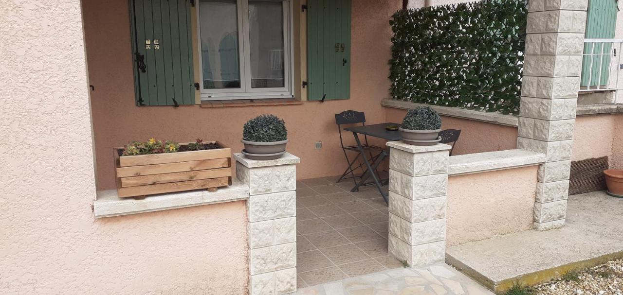 Maisonnette Au Pied De La Garrigue Villa Bernis Kültér fotó